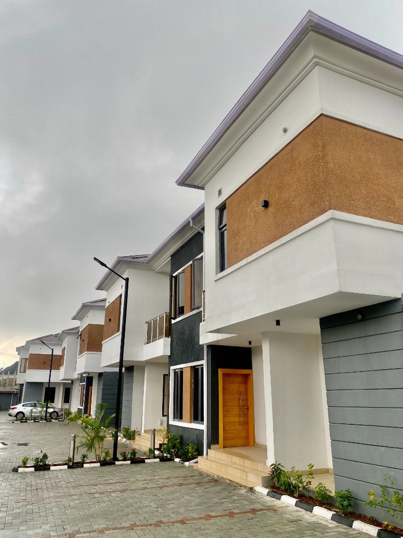 AfoLuxHomes's tweet photo. letting @ SPACIOUS Estate, Agungi LEKKI

Fully serviced super 3 Bedroom semi detached duplex with a room bq for rent.

Rent: N4.5m P/A
S.Charge: N1.7m

Kabaka Rinu Championship League Abdul Asap Rocky The Weekend Alaba #14february Igbos Funmilayo Take the L Oshodi Supreme Court https://t.co/3hmSFhloyX