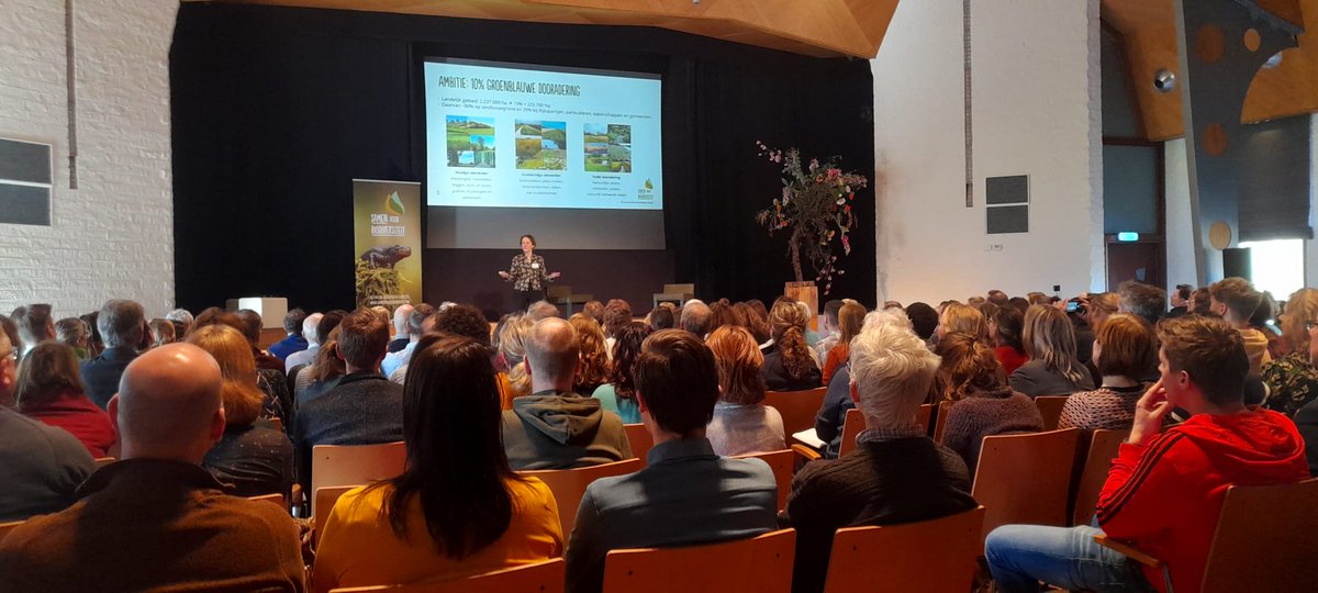 Vandaag denken we met meer dan 200 bedrijfsleiders, gemeenteleden en ingenieurs na over hoe we biodiversiteit kunnen vertalen naar concreet beleid. #samenvoorbiodiversiteit