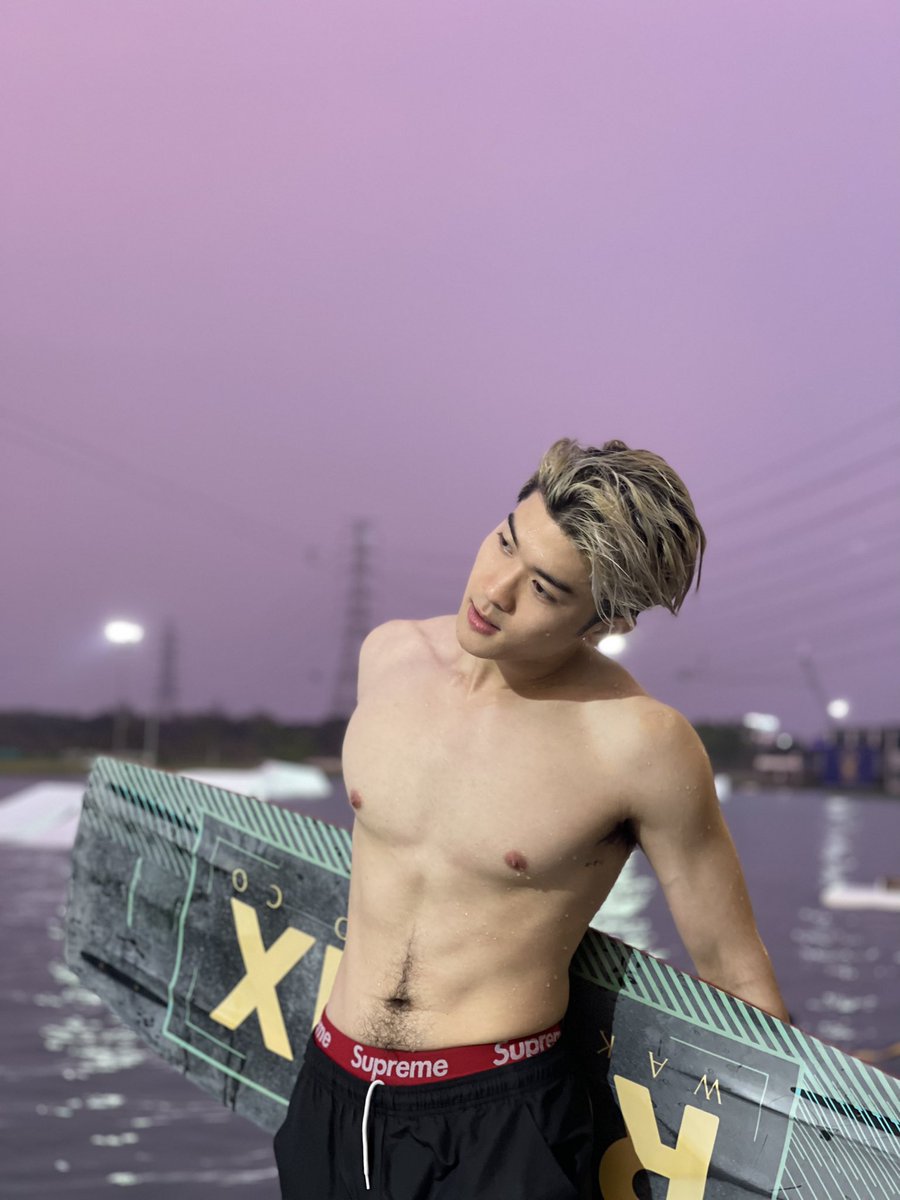 ThanutBoom's tweet photo. ผมเจอกีฬาใหม่แล้วครับ https://t.co/fMAs5DfOAJ