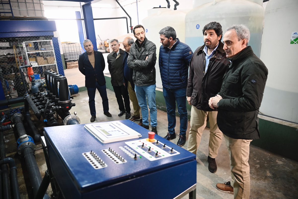 LopezMirasF's tweet photo. El agua es también tecnología e innovación. La #RegiondeMurcia es líder en producción y exportación de tecnología hídrica. 

Nuestro conocimiento, experiencia y el trabajo de los mejores profesionales nos permite estar presentes ya en los cinco continentes.

#ElAguaEsVida. https://t.co/D3KP8bfq8Y