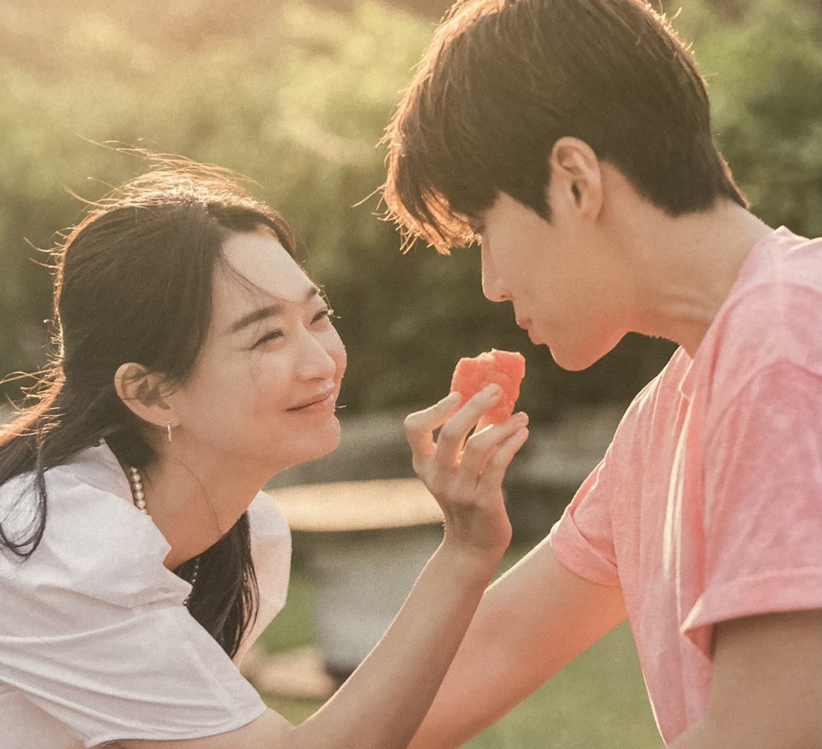 MinahBrazil's tweet photo. 『📸 — Algumas fotos inéditas dos álbuns de fotografias de #HometownChaChaCha! 🤍

Essas fotos são tão adoráveis 🥰
Uma surpresa maravilhosa de #ValentinesDay para os fãs de Gongjin e do nosso casal covinhas, SikHye! ❤

#ShinMinAh #ShinMinA #신민아 https://t.co/wuuRIP1Jlo
