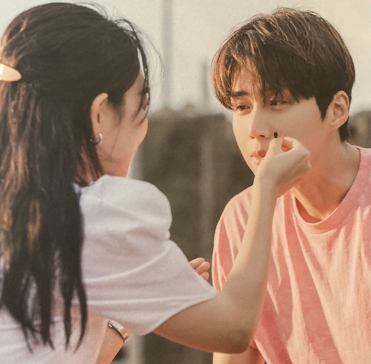MinahBrazil's tweet photo. 『📸 — Algumas fotos inéditas dos álbuns de fotografias de #HometownChaChaCha! 🤍

Essas fotos são tão adoráveis 🥰
Uma surpresa maravilhosa de #ValentinesDay para os fãs de Gongjin e do nosso casal covinhas, SikHye! ❤

#ShinMinAh #ShinMinA #신민아 https://t.co/wuuRIP1Jlo