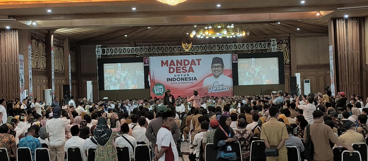 st_pratiwi's tweet photo. #BudalGus 
#GusMuhaiminBerangkat https://t.co/a2qP5iaabG