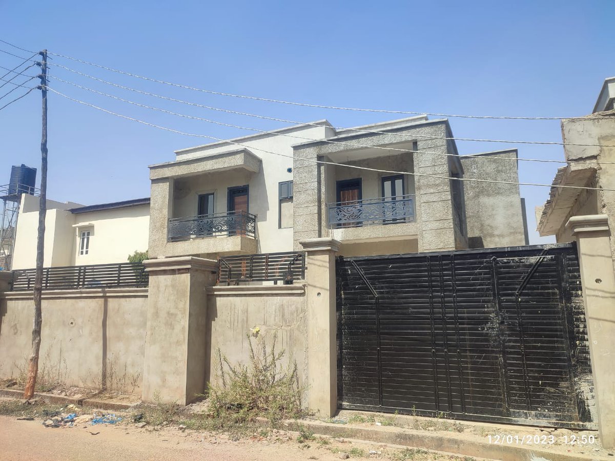KSDPCLtd's tweet photo. #ForSale 2 Units of its 5 bedroom (including Maid's Room) deluxe duplexes situated in the serene environment of the Kaduna's Marafa Housing Estate and built in partnership with Gada Grand Designs LTD
#KSDPC #InsideKaduna #RealEstate #Housing #NowSelling #KadunaState https://t.co/wWZhLIrOUd