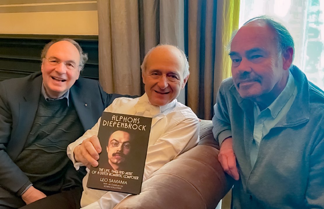 StichtingADF's tweet photo. Initiating #AlphonsDiepenbrock interest &amp; performances, @leosamama (left) and Florian Diepenbrock (right) spreading the message #IvanFisher @ConcertgbOrkest @Concertgebouw https://t.co/UStIEEtWDi