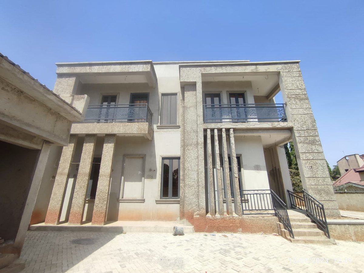 KSDPCLtd's tweet photo. #ForSale 2 Units of its 5 bedroom (including Maid's Room) deluxe duplexes situated in the serene environment of the Kaduna's Marafa Housing Estate and built in partnership with Gada Grand Designs LTD
#KSDPC #InsideKaduna #RealEstate #Housing #NowSelling #KadunaState https://t.co/wWZhLIrOUd