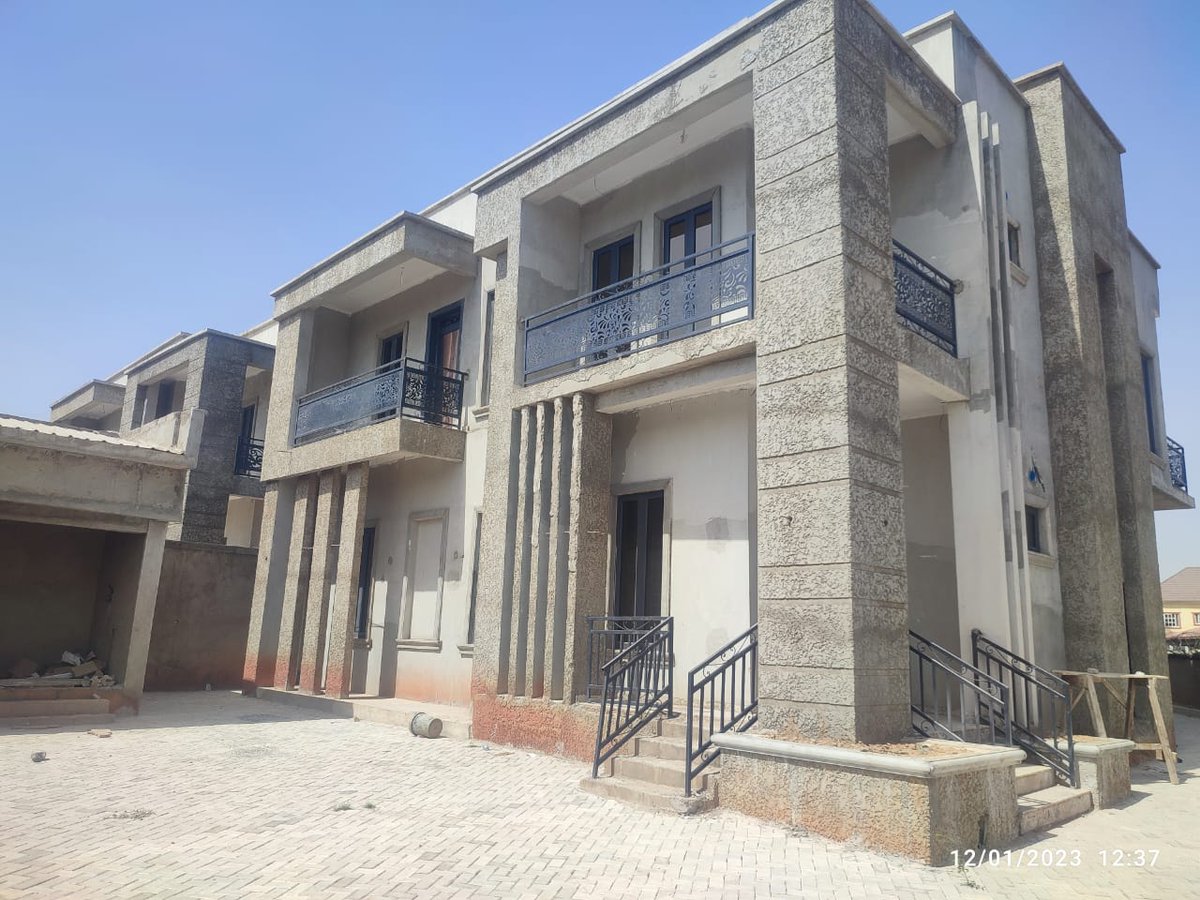 KSDPCLtd's tweet photo. #ForSale 2 Units of its 5 bedroom (including Maid's Room) deluxe duplexes situated in the serene environment of the Kaduna's Marafa Housing Estate and built in partnership with Gada Grand Designs LTD
#KSDPC #InsideKaduna #RealEstate #Housing #NowSelling #KadunaState https://t.co/wWZhLIrOUd
