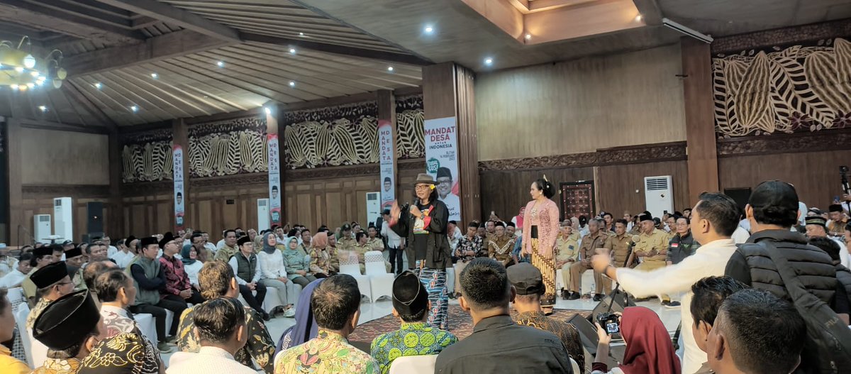 st_pratiwi's tweet photo. #BudalGus 
#GusMuhaiminBerangkat https://t.co/EGSCXkxkmF