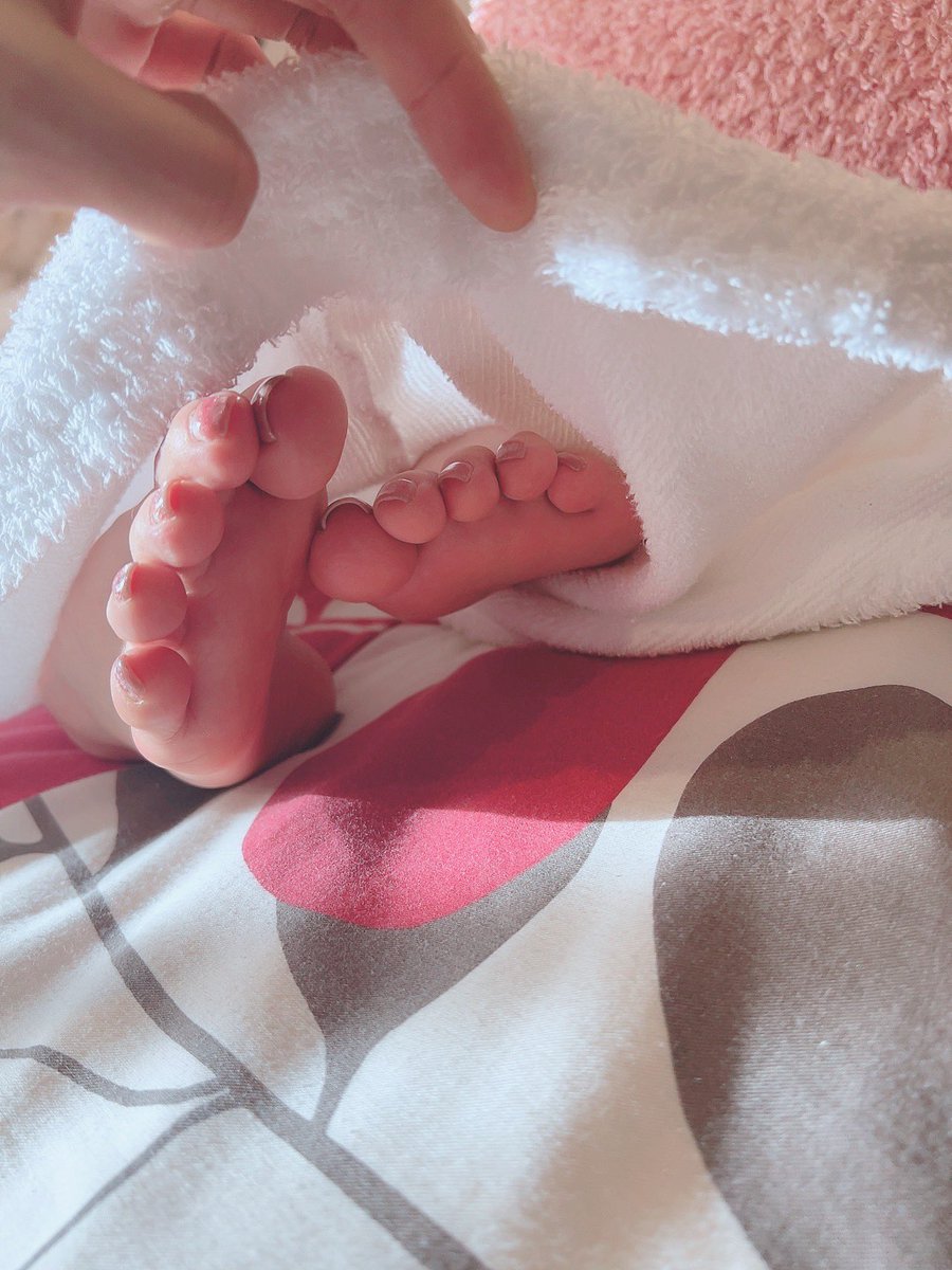 yuamikami_mane's tweet photo. 撮影現場with天使まろ👼ということで、

ファンクラブでは、
撮影現場のオフショットも盛りだくさんでやんす☺️

ここからcheck it out❤️🦶

https://t.co/e9zmXv2BEZ

#今日もゆあちゃん最高 https://t.co/ahEPbYGvrU
