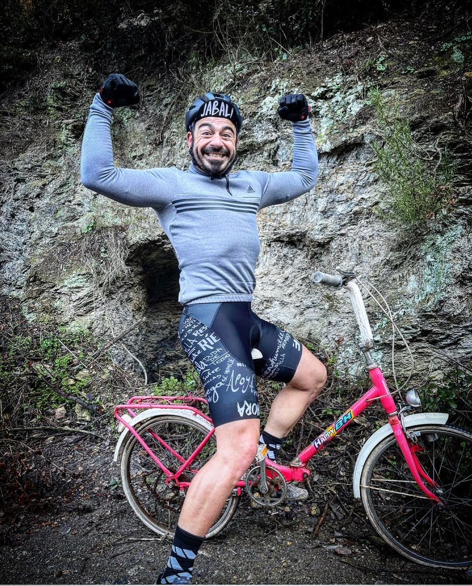 valentisanjuan's tweet photo. 🐗 Jabalincillooos!!! Vamooo a por el directo!!! 🤘🤘🤘

Hoy, 🕷️ @spidercule
 
🧓nuestro abuelo @sirolopez

 La terturra guaje de LOS PITÁGORAS: 
🏝️@RodrigoFaez
👶@senen98

Ven a vernos!
👉 https://t.co/zlbU330f8d https://t.co/CImVUts0Rm