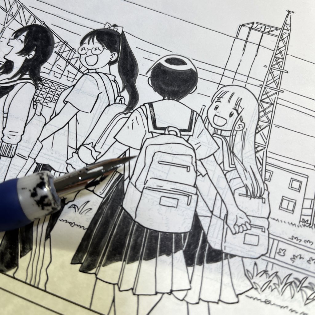 はじめての個展です。是非いらしてくださるとうれしいです。関西にお近くの方や、関西に旅行などでいらっしゃる際などぜひぜひー!
シカク(@n_SHIKAKU)は面白い場所なのでおすすめです。在廊予定は未定です。決まればお知らせします。

(画像は展示するかもしれないモノクロ原稿です)
#転がる姉弟 