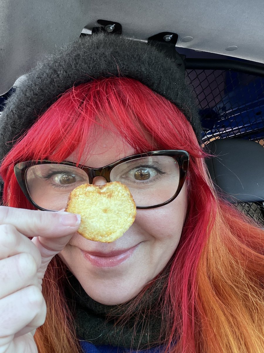 decorella_uk's tweet photo. Aww! Just found a heart shaped crisp in my Salt and Vinegars ❤️ 🥔 Happy Valentine’s Day! #lovefromwalkers https://t.co/o0jwdZhIFb