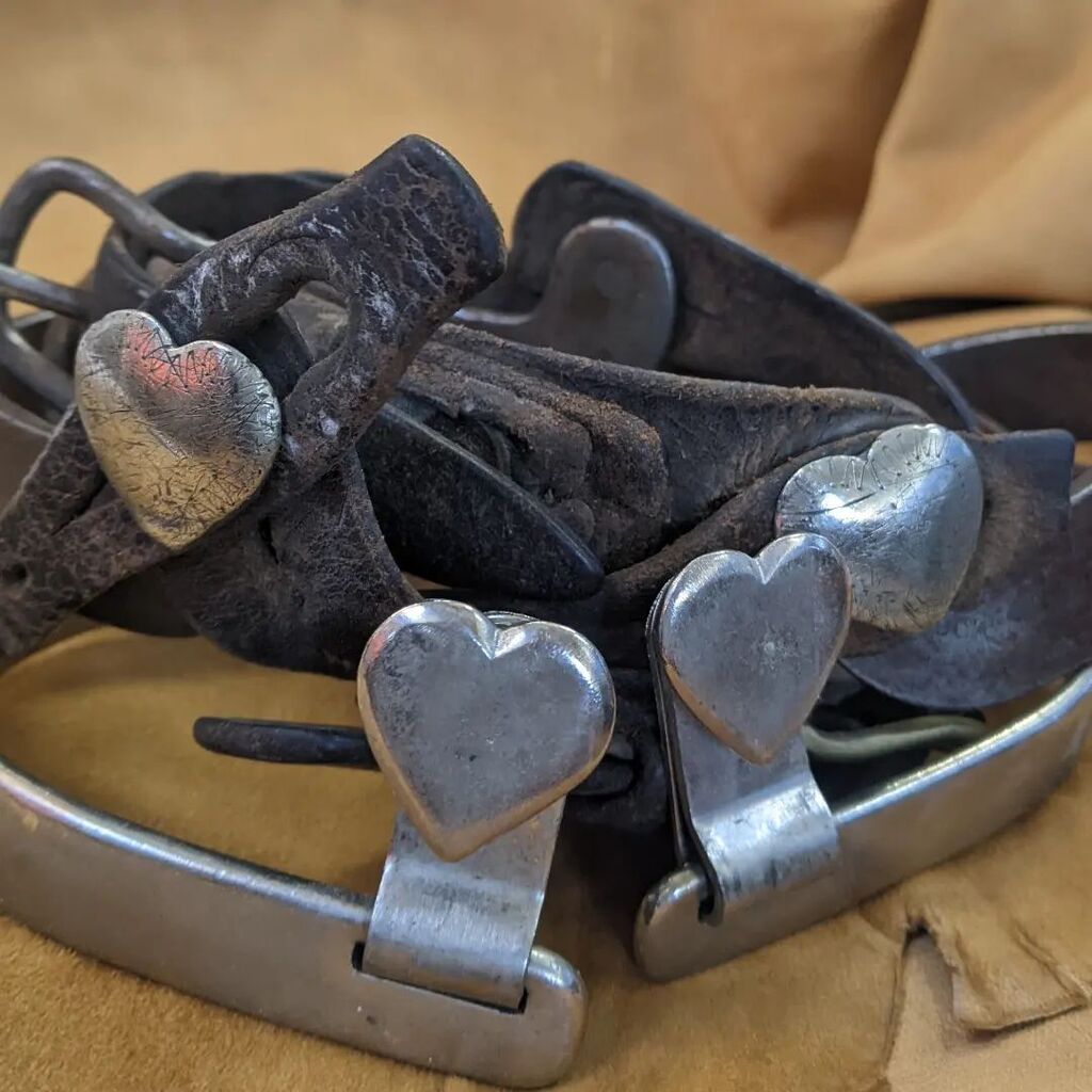 SportingCollect's tweet photo. Why not say it with spurs ?
.
.
.
#valentinesdayspurs #crockettspurs #northandjuddspurs #heartspurs #cowboyspurs https://t.co/3spgpqDNLt https://t.co/cZ46k8B1rz