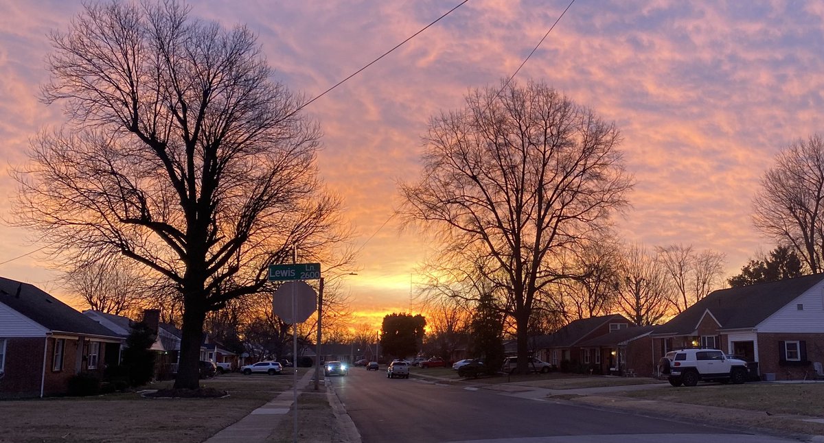 Day 1 in the books for <a href="/OHSBaseball1871/">OHS Baseball</a> 

Our program welcomed nearly 50 dudes yesterday who were interested in representing our program &amp; continuing to build upon its rich tradition.  Day 2 incoming—can’t wait 👊🏼 

Love our guys