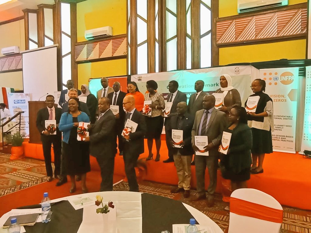 rhnkorg's tweet photo. OFFICIALLY LAUNCHED! The 3rd Annual Report implementation of Kenya's #ICPD25 commitments.

At RHNK, we're excited to have contributed to this progress achievements launched today. #ICPD25Scorecard2KE
@NCPD_Kenya @nellymunyasia

More 👉🏾 https://t.co/BlMxGWdHqY

#ICPD25Scorecard2KE https://t.co/cs5BS7Uqn8