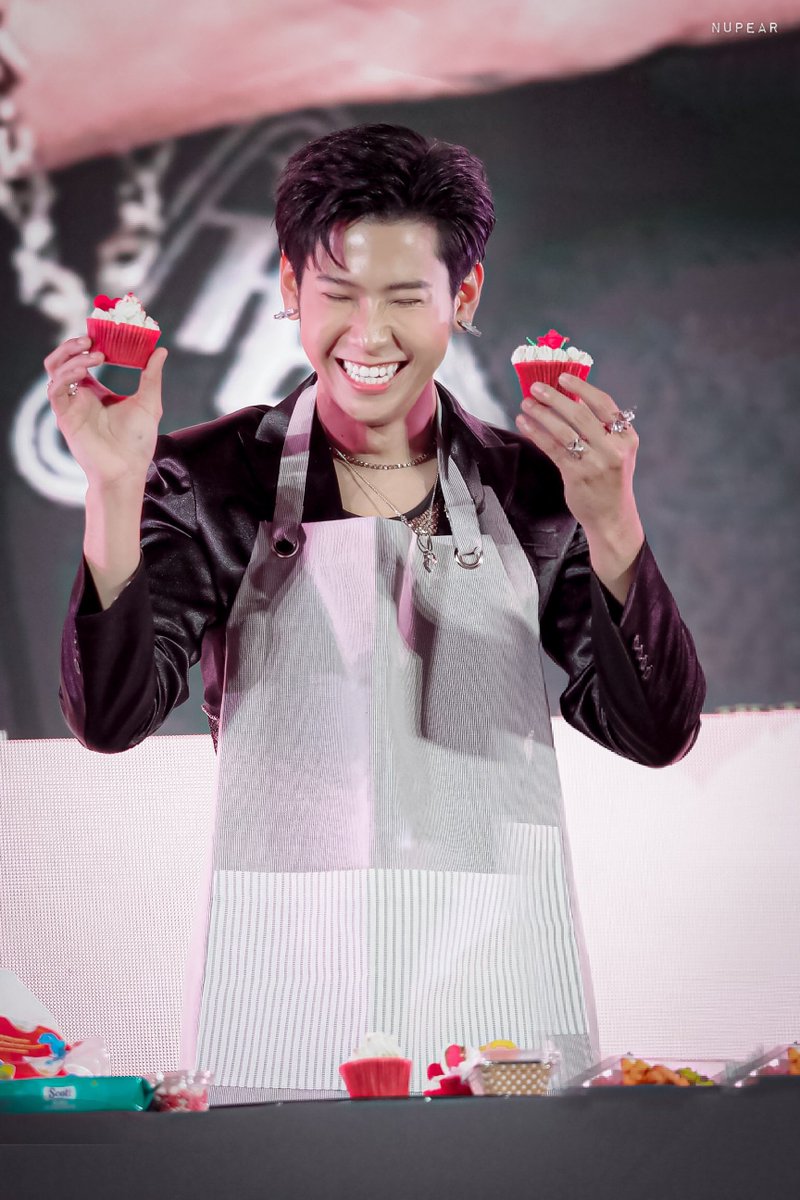 justsmile_ps's tweet photo. ยิ้มๆๆๆ+มีมมะนะ เบาๆ 😄😁 

#ValentineWithSingto https://t.co/ydqB9P2x7B