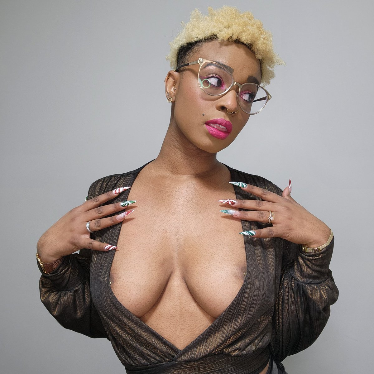 darshwanda's tweet photo. Why would I leave anything to the imagination when you should be telling me everything you imagine doing with me? https://t.co/MZCcwp108j