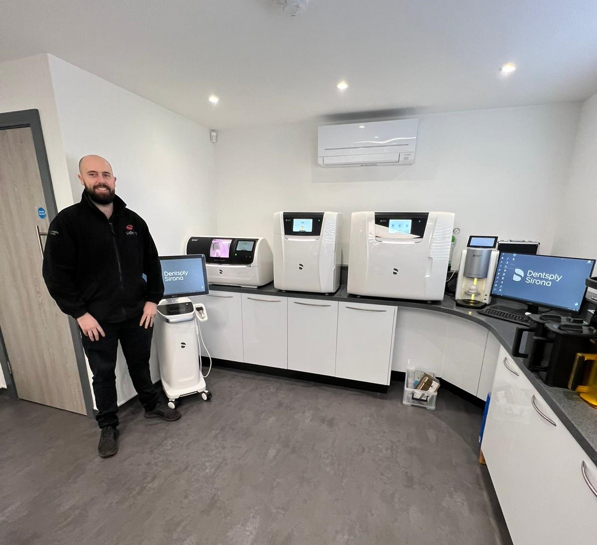 SidentDentalSys's tweet photo. The first Prime Print installation in the UK and Ireland completed by Alex at Sident Dental alongside Joel at Dentsply Sirona!

Interested in how 3D printing can enhance your practice? Contact us today for more information 

#primeprint #CADCAM #3dprinting #digitaldentistry https://t.co/f8YurkNnrv