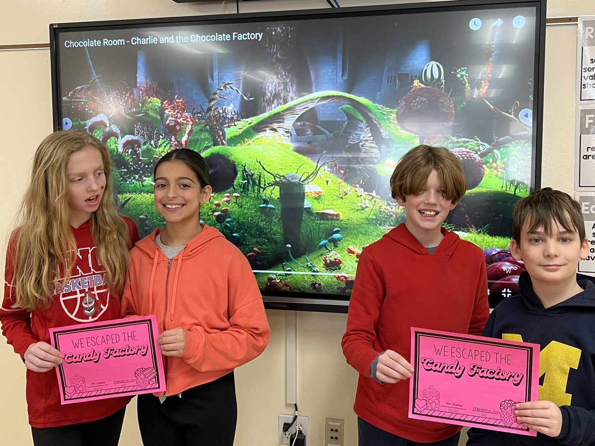 lastephens99's tweet photo. These #CISTeamTenacity students escaped the candy factory using their excellent ELA skills!  #CISKnights #Kingsstrong https://t.co/jr5DEoZPLS