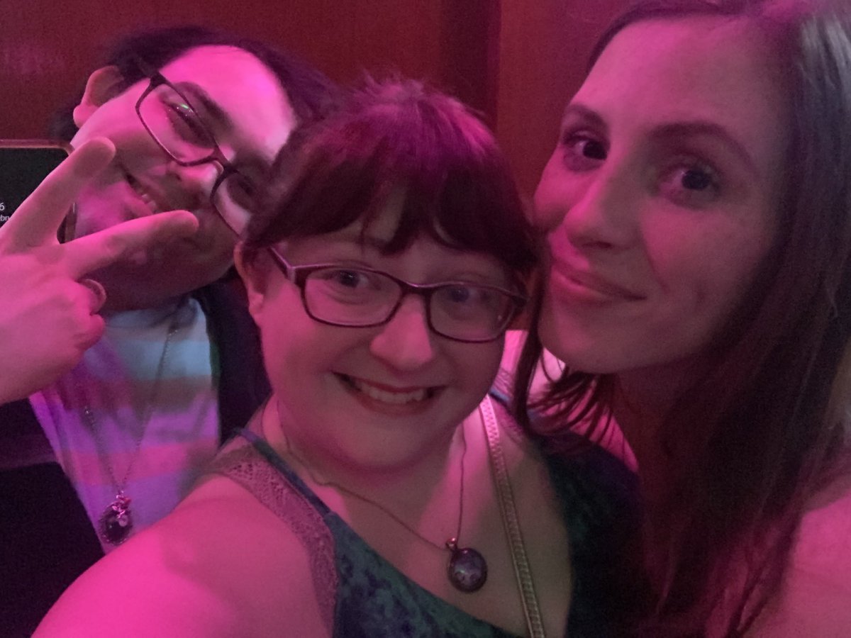 take89toboston's tweet photo. Forever my favorite Valentines 💕 @jennryanxo @vampirefaggot #tswiftnight https://t.co/ey01yTxEZt