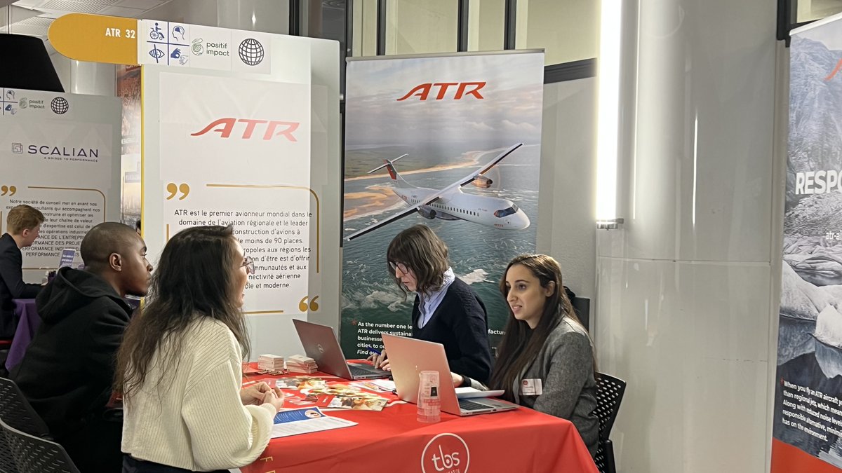Alors qui a eu un crush sur l'une des entreprises ? 😏
La semaine dernière se tenait le Career Fair ! 🤝💼
Un événement format "salon de l'emploi" dans notre campus Lascrosses avec plus de 700 étudiants et 100 entreprises ; l'opportunité idéale pour trouver son prochain contrat !