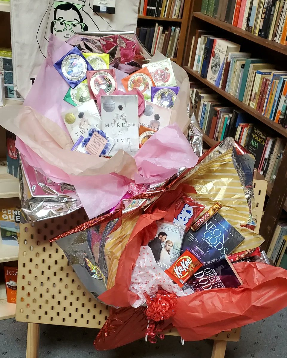 PagesAplenty's tweet photo. HAPPY VALENTINE'S DAY Book Family! I have already delivered two bouquets 🥰😍! I can't show them all yet, but I promise to post when allowed 🤭😉. I do have a few ready made bouquets in the shop, so stop by if books are your love language or your lover's 😏😘. 

#BookBouquets https://t.co/3mRAosFje9