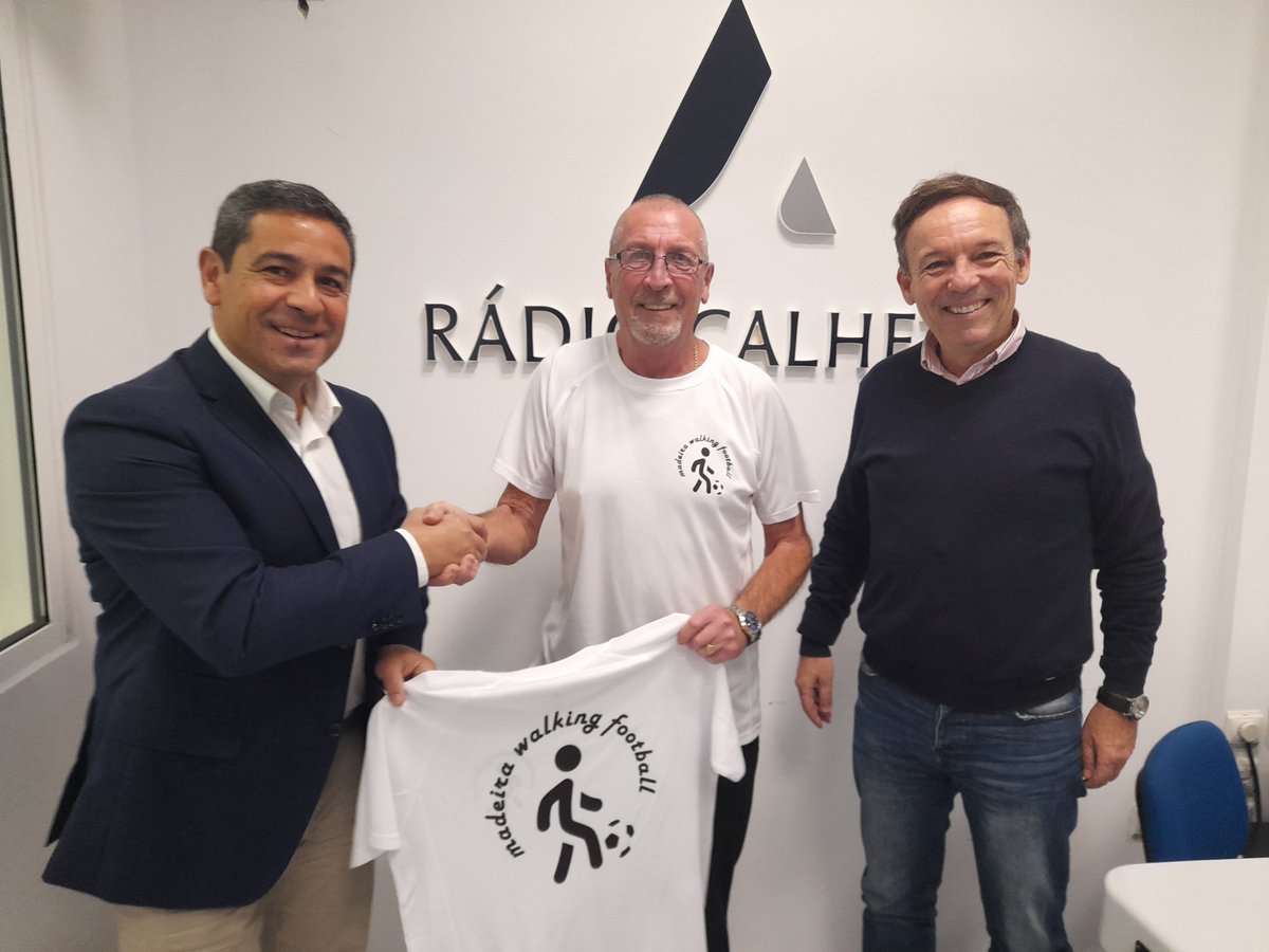 On the 18th of February Calheta will host the 3rd stage of the Regional Walking Football Circuit.

In the photograph (L to R) Aleixo Abreu,  Calheta Chamber, Phill Bellamy, MWF and Elmano Santos, Ataram.

#Madeira #madeiraWalkingFootball #WalkingFootball #MWF