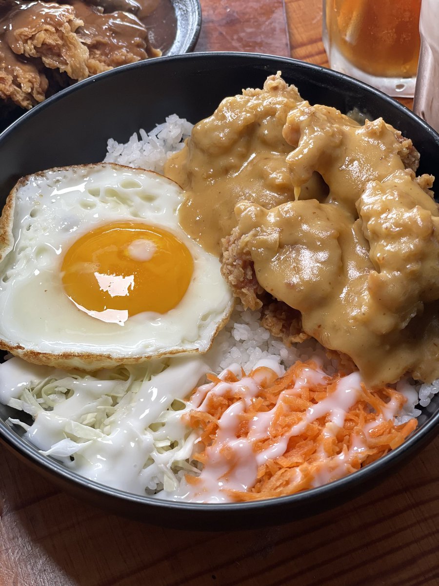 Ariefboediman's tweet photo. Nasi katsu+es teh cuma 15ribu disini, ricebowl andalan nih, varian ga banyak tapi saosnya enak! Apalagi buat penggemar salted egg rekomendasi masrip langsung kesini, murah meriah dan kuentel sekali. Selain ricebowl ada juga chicken steak hotplate #kulyog https://t.co/B6HZNh0uQk