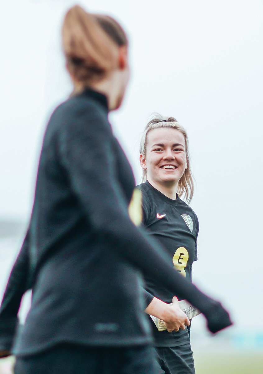 ManCity's tweet photo. Time for international duty! 🏴󠁧󠁢󠁥󠁮󠁧󠁿 https://t.co/6qVVg8EWG2