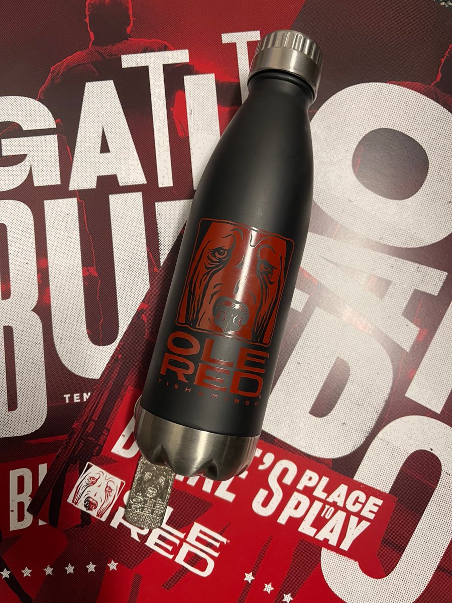 OleRed's tweet image. Let's spread the love and a little Ole Red....GIVEAWAY TIME!

1️⃣ Follow us
2️⃣ Retweet and tag your bestie
3️⃣ Stay tuned for more Valentine's fun 👀 

We'll pick a couple winners for one of these exclusive posters, a water bottle, and keychain tomorrow, 2/15 at 9am CT!