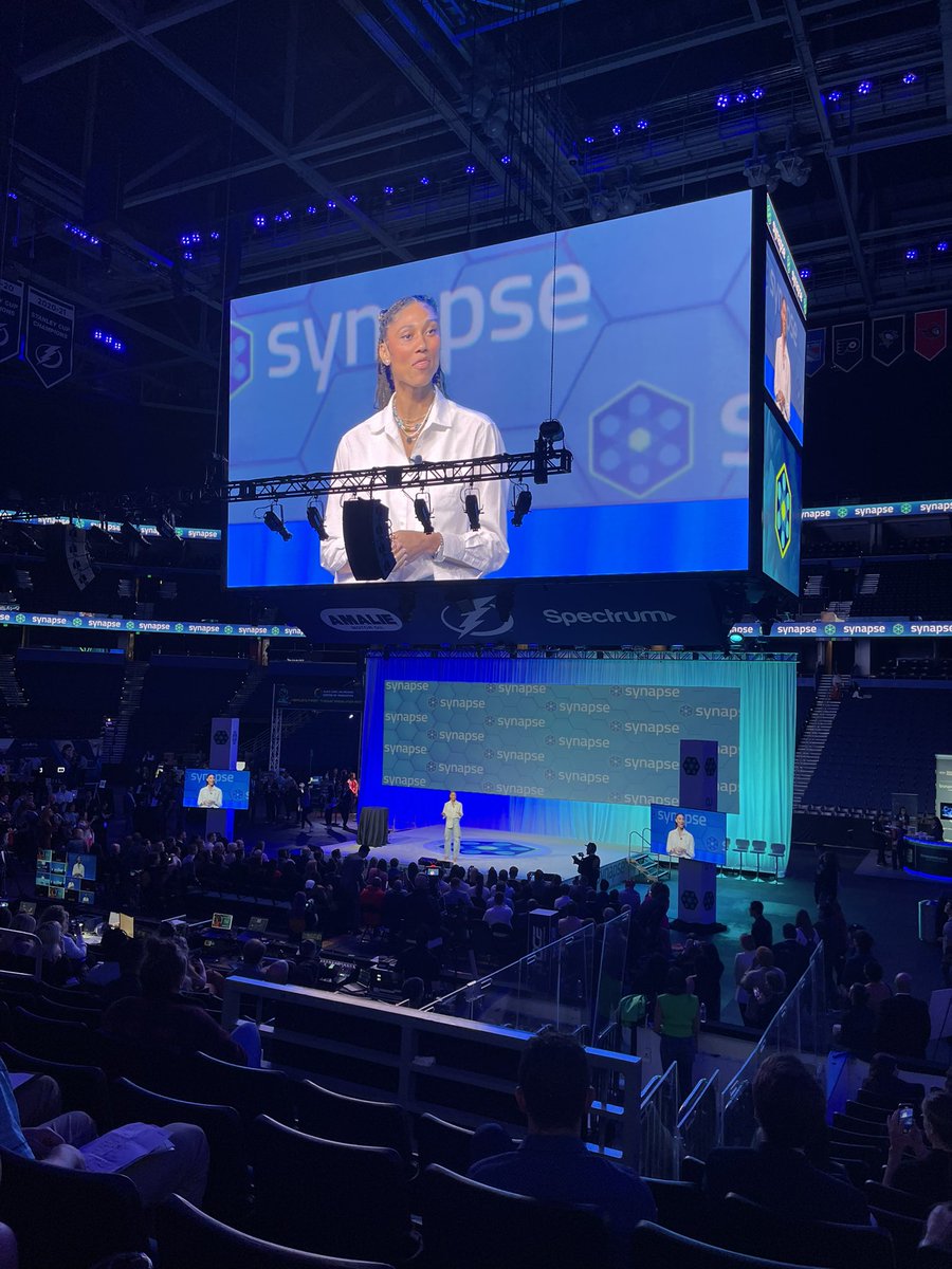 jmscfla's tweet photo. Connecting Tampa's Community of Innovation Leaders with @WalkerMiddleIB Students @SynapseFL Empowering our future entrepreneurs @HillsboroughSch @TampaBaySTEM @iborganization @myp #entrepreneurs #innovation #IBdesign #STEMeducation https://t.co/weYnvloCqH
