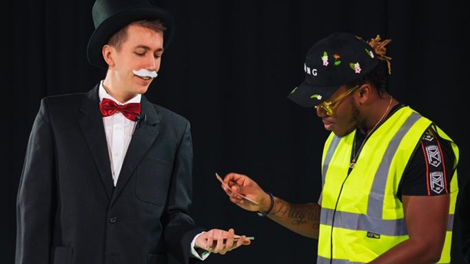 Sidemen's tweet photo. Happy Valentine’s day to this power couple ❤️ https://t.co/ygCjr1fOTQ