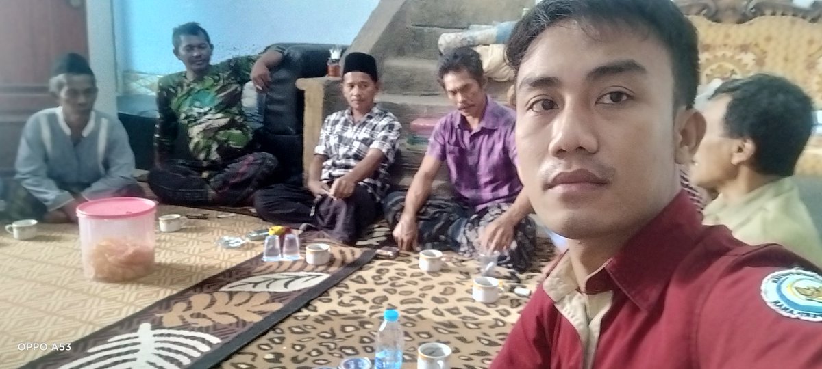 FikiEfendi20's tweet photo. Selasa (14/02/2023), Fiki Efendi, Luhkan Kab Pamekasan,Pertemuan calon kelompok nelayan (KUB) di desa tamberu kec batumarmar,#LuhLapor @bppp_banyuwangi @puslatluhkp #tangkap #GiatLuhkanSatminkalBwi #Pmekasan https://t.co/BiNhToWPjC