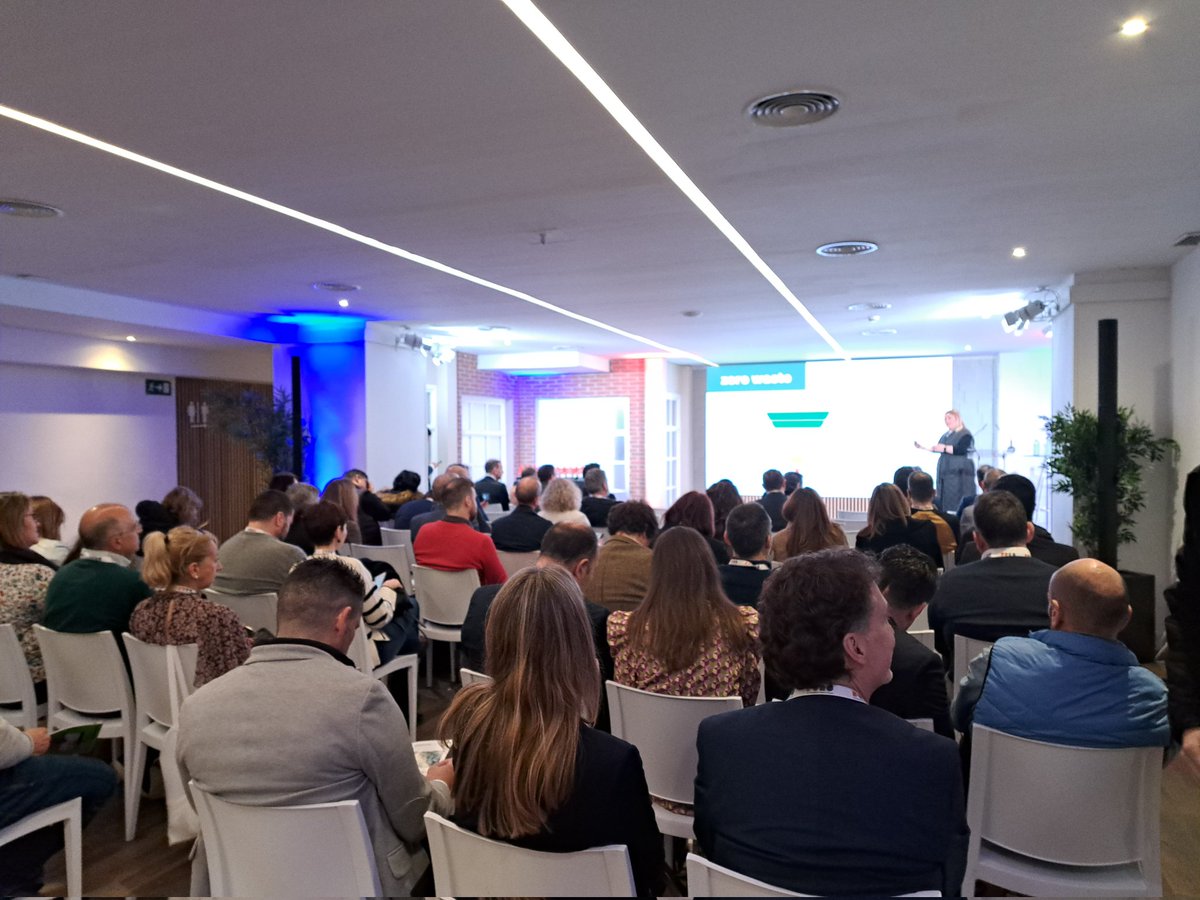 neobis_acg's tweet photo. En @neobis ya estamos preparados para la entrega de los premios #apdigitales #ForoComunicacionVisual https://t.co/lJcWZS1XxZ
