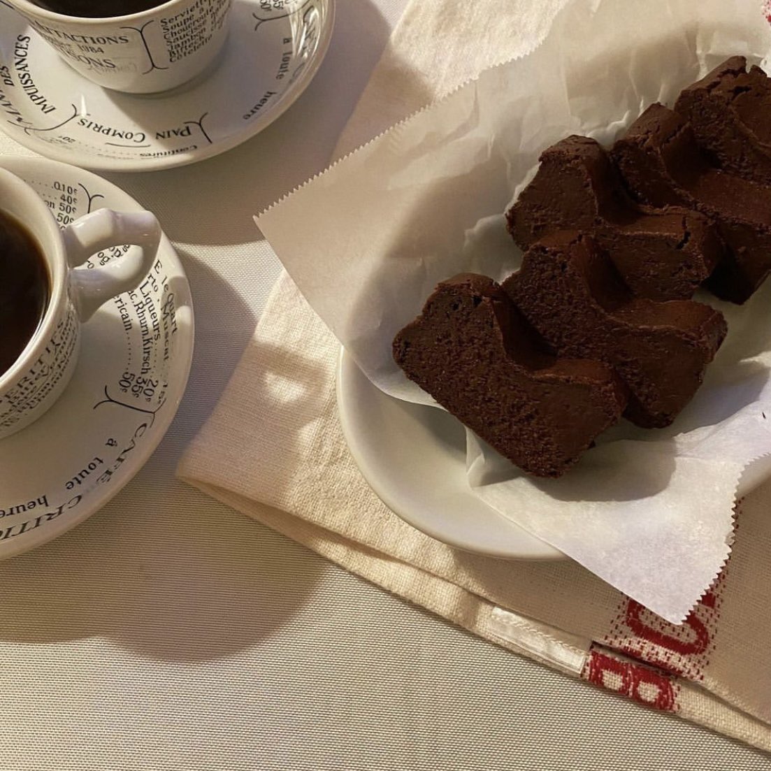 Happy valentines ❤️
チョコレートと熱々のコーヒーで、一日の疲れも吹っ飛びますね😌
#バレンタイン #チョコテリーヌ