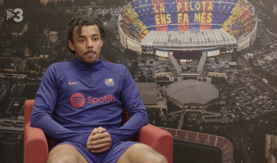 BarcaFRNews's tweet photo. Jules Kounde :

« On a un groupe très jeune qui a faim de remporter des titres, l’envie de démontrer et faire un pas en avant. Les dernières années n’ont pas été faciles pour le Barça. Nous le savons tous. Nous devons remettre le Barça au plus haut possible » https://t.co/CAXvpDUySI