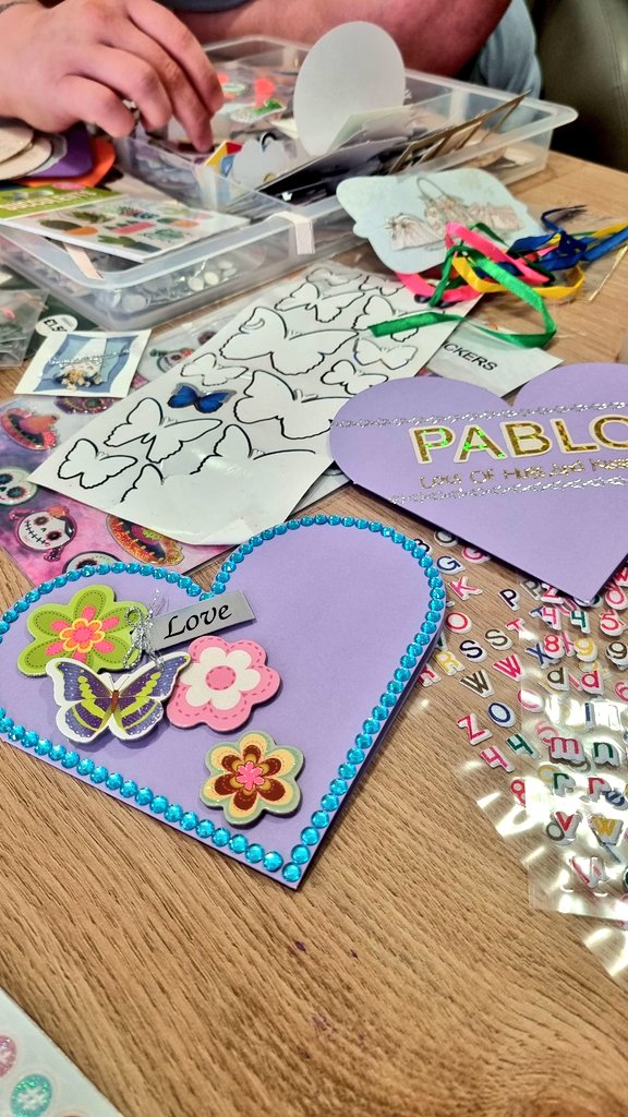 HeatherWardLPT's tweet photo. ❤️Happy Valentines Day from everyone on Heather Ward ❤️ Thank you to @Raising_Health_ for the funds to facilitate meaningful activities for our wonderful patients @BradgateUnit @LPT_Activities @LPTChair https://t.co/XwEHLsCsvQ