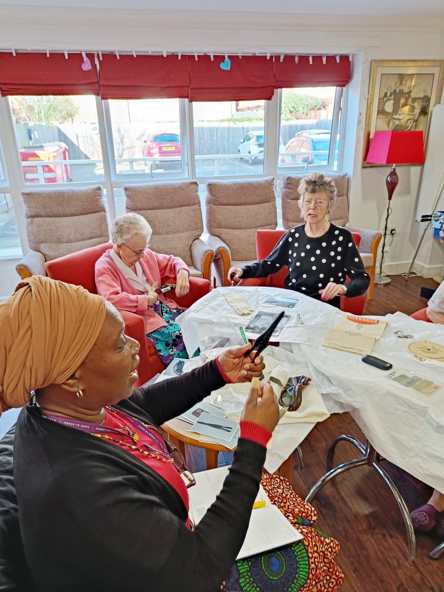 futurecaregroup's tweet image. Acacia #CareCentre residents spent their morning in an #objecthandling #session with Paulette from the #Museum of Croydon. Paulette brought a range of #WWII and Victoria era related #objects. It was great to see our residents engaging in #reminiscence and amazing #storytelling !
