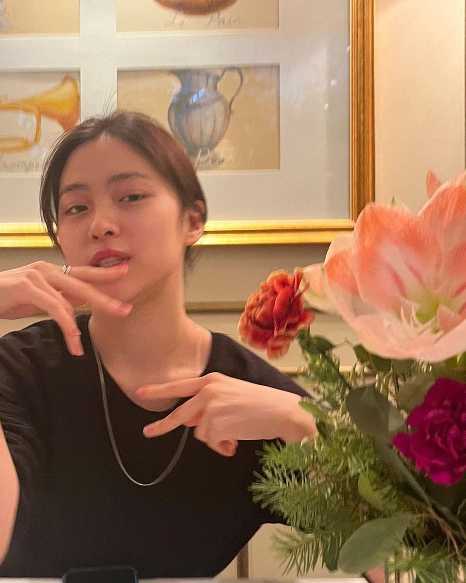 ketchupryujin's tweet photo. #RYUJIN as your girlfriend 

-a thread- https://t.co/oFaqy5NsP2