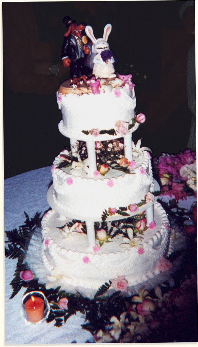 samnmaxfunfacts's tweet photo. fun #samandmax fact! Steve Purcell’s wedding topper was Sam and Max! https://t.co/ISCRpyXgHv