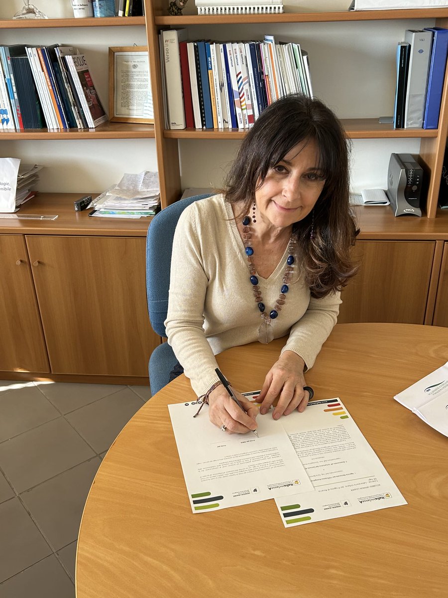 ItaliainClasseA's tweet photo. La rigenerazione urbana e del costruito è al centro delle attività di formazione e informazione che vedranno l'Assessorato all'Urbanistica del Comune di #Cosenza tra gli #OpinionLeader della Campagna #ItaliainClasseA👇@ENEAOfficial @MASE_IT @donneinclassea
https://t.co/ksp0j6OyaQ https://t.co/B1BuxzEvxy