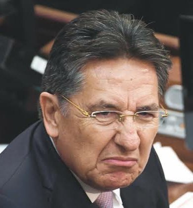 Pelicolombianas's tweet photo. ¿Cuál es el peor Fiscal en la historia de Colombia? 🤔 #FiscaliaCorrupta 

Nestor Humberto Martínez RT 🔁  // Francisco Barbosa FAV ❤️ https://t.co/vroEh4LvN2