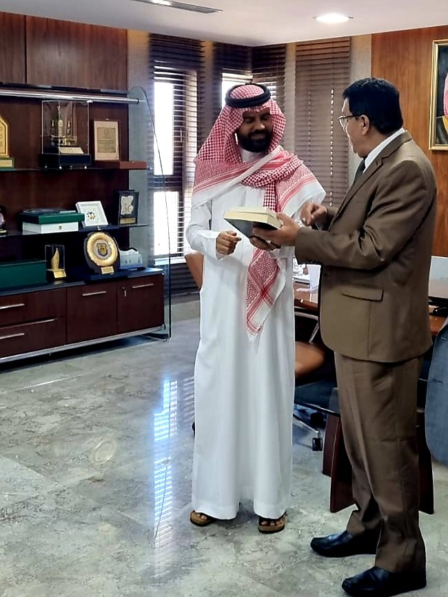 mohesrye's tweet photo. المستشار هديل يزور جامعتي أم القرى وجدة السعوديتين

https://t.co/DmjE8qTeY6 https://t.co/m06vMOJ6Ed