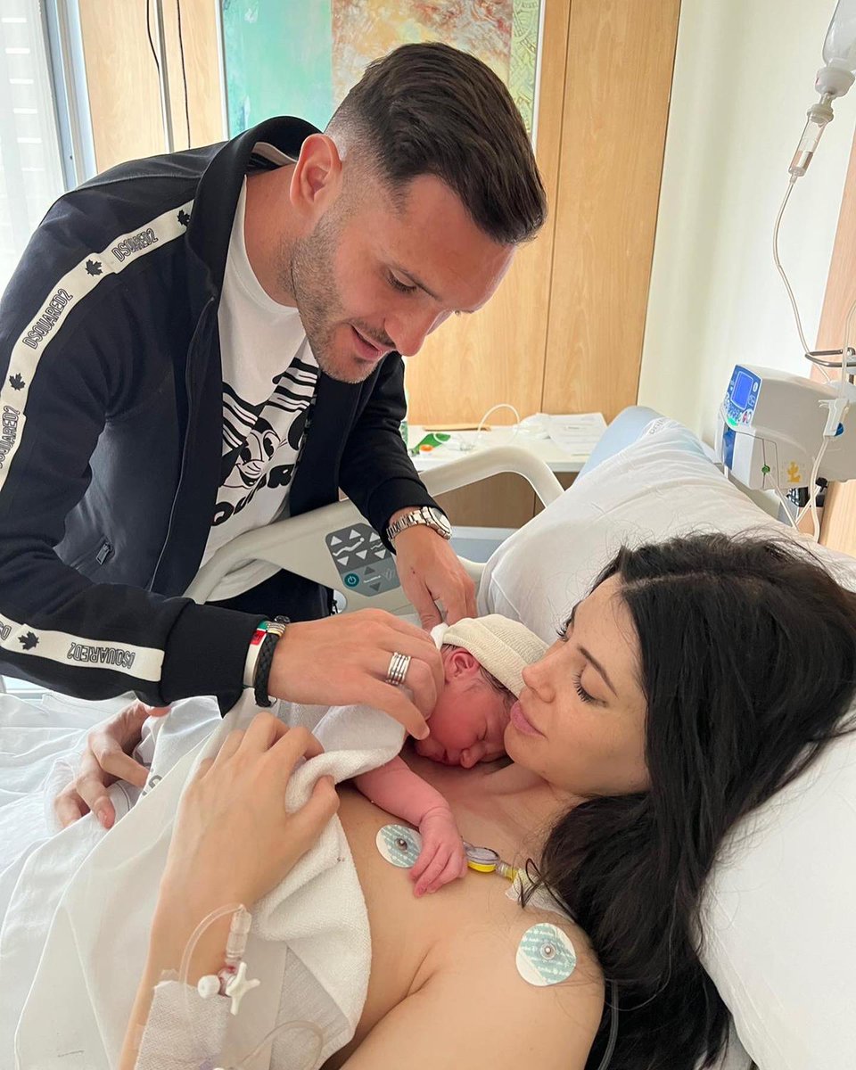 LP10oficial's tweet photo. ♥️BIENVENIDO IRVIN❤️ 14/02/2023👶🏻 https://t.co/cwpR7G7HMp
