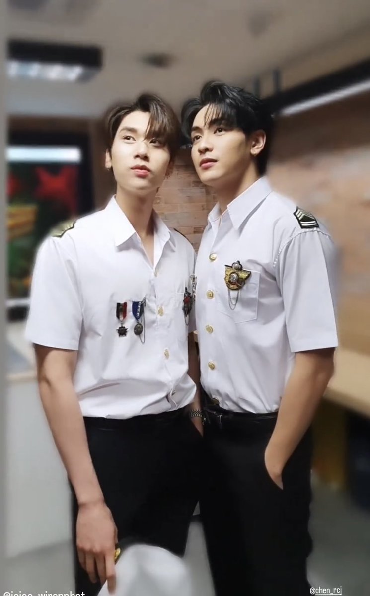 lovveerdg_'s tweet photo. Ughhh they are so fine 🤍🥵 @dunknatachai @ChenRcj #จุงอาเชน #dunknatachai #IMAXLaserXJoongDunk https://t.co/NmzWPIXATg