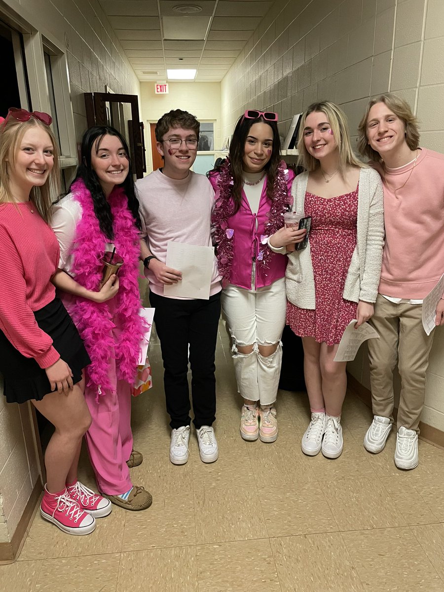 BBHHSChoir's tweet photo. Ready for some singing Valentines today!!!! #joinchoir #joinorchestra #joinband #TriM https://t.co/X7YvNqa4IX