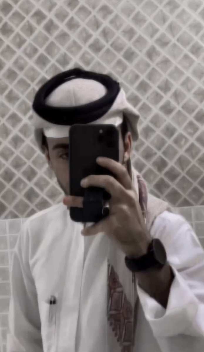 r92rl's tweet photo. أنا مسالم ما أحب العداوات
العُمر فاني و الليالي قصيره

ترى السكوت أحيان مثل الإجابات
الصمت نعمه له معاني مثيره

ماهو ضروري تعيش عندك علاقات
" العُزله أحياناً علاقه كبيره  " #بوح https://t.co/WyMgsmT1Q3