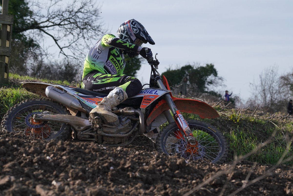 LiveMXOnline's tweet photo. Let's get it started at Swanmore. Full race report from the first round of their A1 triple crown series.
https://t.co/5nW68dilg4
#PMXC #MX #Motocross #BritishMX #BritishMotocross #Moto #Motox #Dirtbikes #LiveMotocross https://t.co/CV6Hn0mvX8