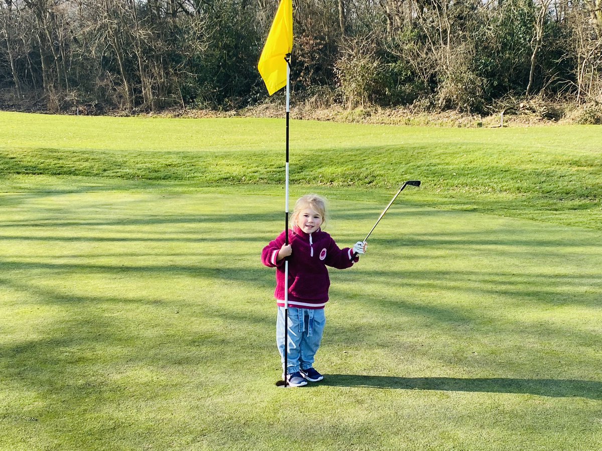 Hansonprogolf's tweet photo. Great fun getting them out for 5️⃣ holes on the #BlueCourse at Longley Park!
What a day for it! ☀️
Even Izzy had a go, but think she enjoyed the bunker raking more 🏖️ #CourseEtiquette https://t.co/y67KhLnOG8