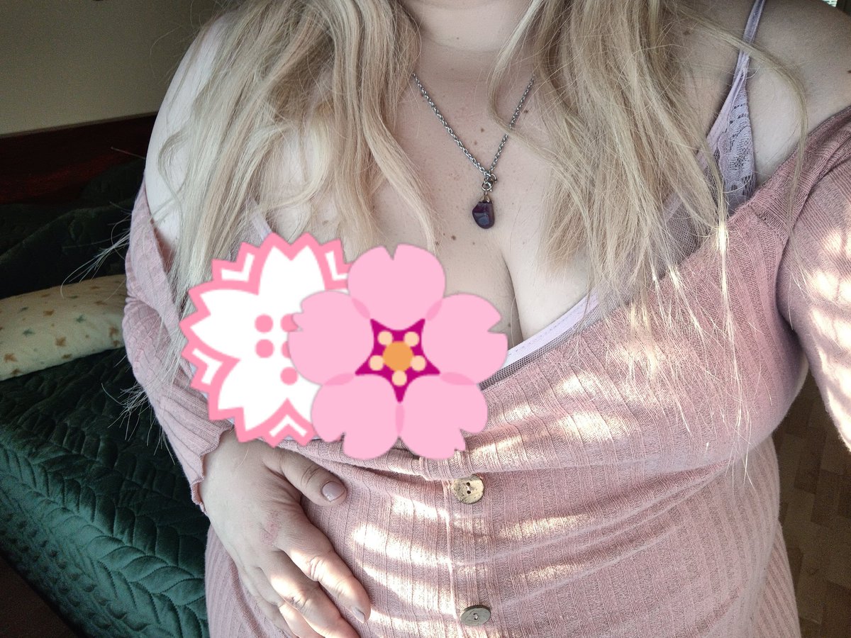 AuroraWeronica's tweet photo. Pretty in pink 🌸💗
Link in bio
#cute #CuteGirl #cutie
#me #photooftheday #love
#HowMuchDoYouLoveMe #plussize https://t.co/cyb69hZhuk